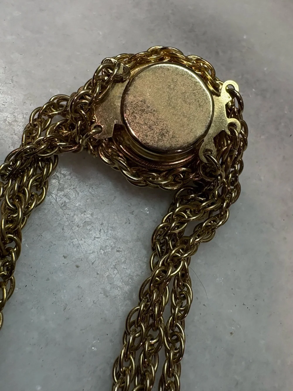 N/A elegant gold
